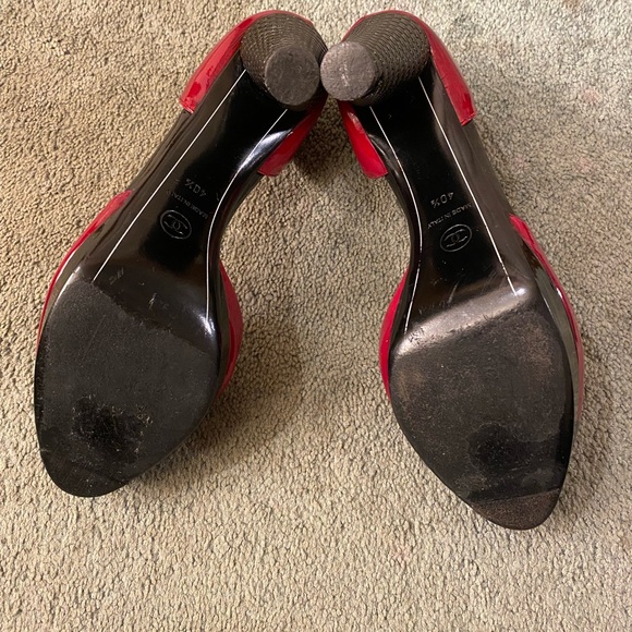 STUNNING LADIES LEATHER CHANEL HEELS! - Picture 12 of 16